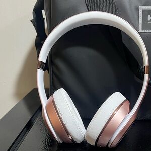 Beats Solo3 Bluetooth Wireless Headphones